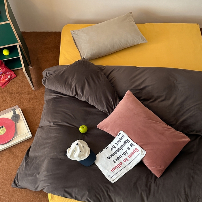 91家纺网 家纺一手货源 找家纺 例外 2025新款日式良品190克高克重天鹅绒HD混搭系列四件套 HD咖啡