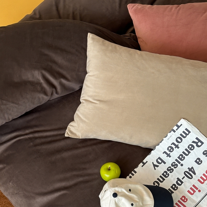 91家纺网 家纺一手货源 找家纺 例外 2025新款日式良品190克高克重天鹅绒HD混搭系列四件套 HD咖啡