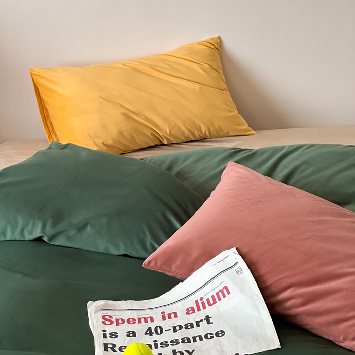 91家纺网 家纺一手货源 找家纺 例外 2025新款日式良品190克高克重天鹅绒HD混搭系列四件套 HD墨绿