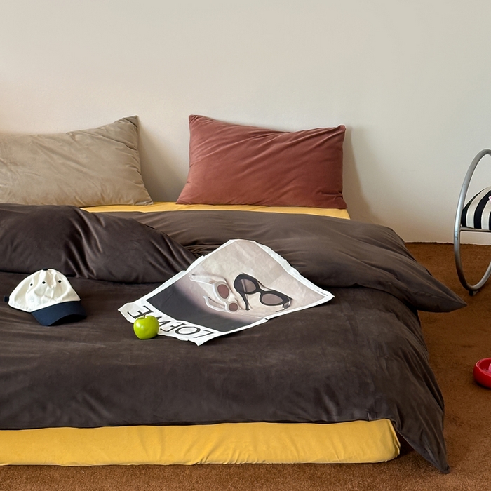 91家纺网 家纺一手货源 找家纺 例外 2025新款日式良品190克高克重天鹅绒HD混搭系列四件套 HD咖啡