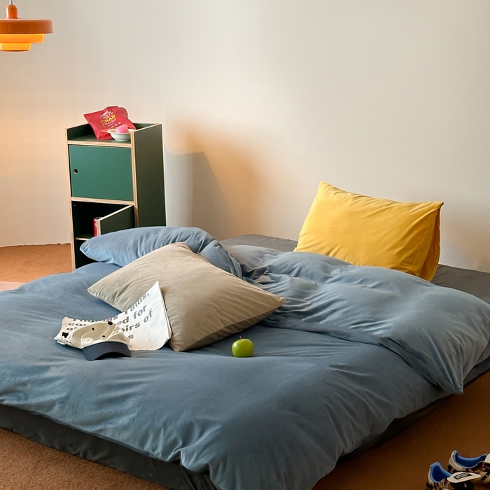 91家纺网 家纺一手货源 找家纺 例外 2025新款日式良品190克高克重天鹅绒HD混搭系列四件套 HD雾蓝