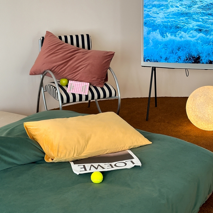 91家纺网 家纺一手货源 找家纺 例外 2025新款日式良品190克高克重天鹅绒HD混搭系列四件套 HD墨绿