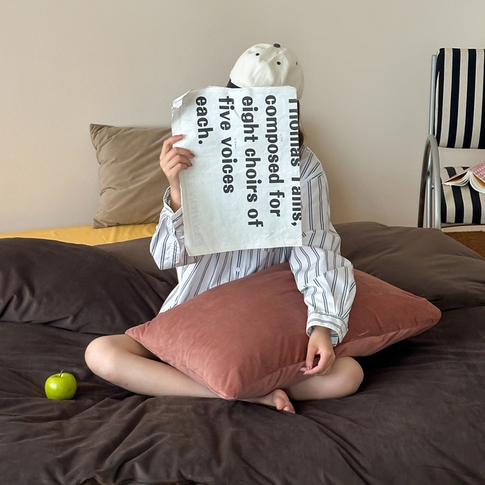 91家纺网 家纺一手货源 找家纺 例外 2025新款日式良品190克高克重天鹅绒HD混搭系列四件套 HD咖啡