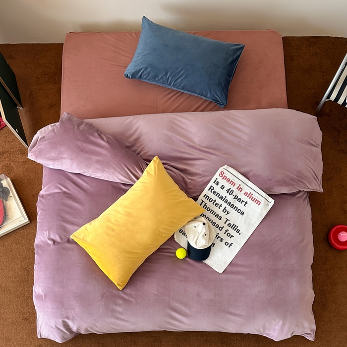 91家纺网 家纺一手货源 找家纺 例外 2025新款日式良品190克高克重天鹅绒HD混搭系列四件套 HD藕紫