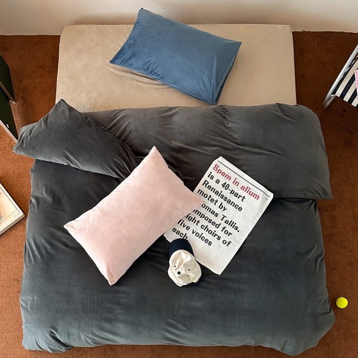 91家纺网 家纺一手货源 找家纺 例外 2025新款日式良品190克高克重天鹅绒HD混搭系列四件套 HD深灰