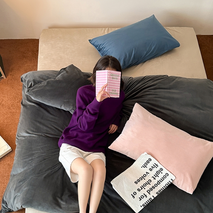 91家纺网 家纺一手货源 找家纺 例外 2025新款日式良品190克高克重天鹅绒HD混搭系列四件套 HD深灰