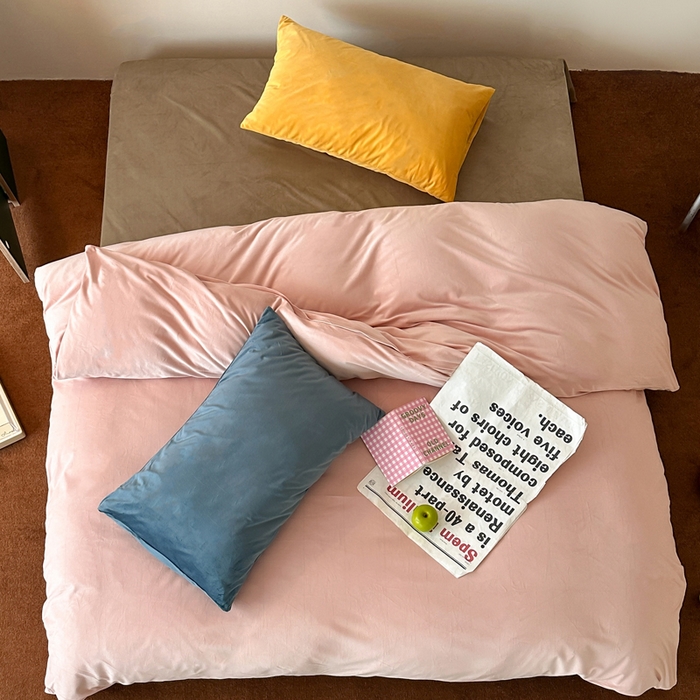 91家纺网 家纺一手货源 找家纺 例外 2025新款日式良品190克高克重天鹅绒HD混搭系列四件套 HD玉粉