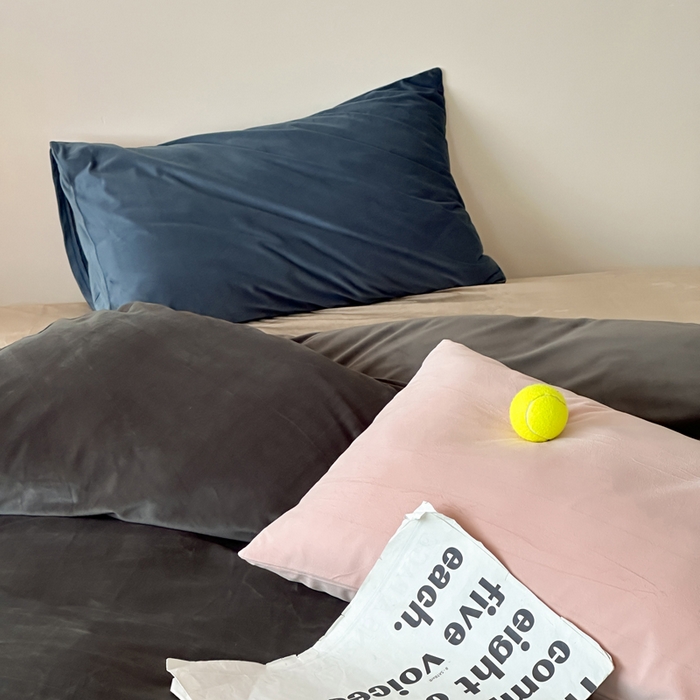 91家纺网 家纺一手货源 找家纺 例外 2025新款日式良品190克高克重天鹅绒HD混搭系列四件套 HD深灰