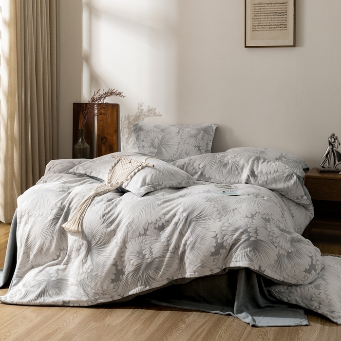 91家纺网 家纺一手货源 找家纺 （总）朵希曼 2025新款高克重加厚雕花绒牛奶绒四件套系列