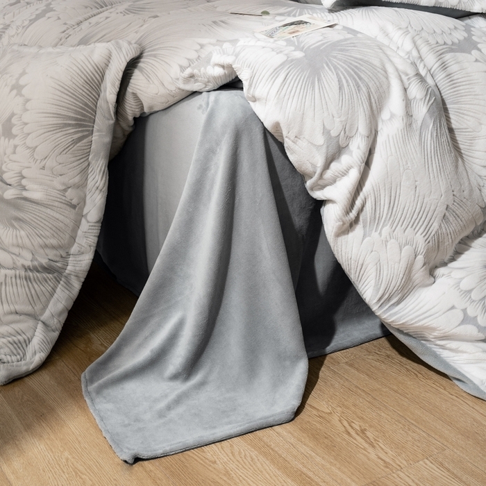 91家纺网 家纺一手货源 找家纺 （总）朵希曼 2025新款高克重加厚雕花绒牛奶绒四件套系列