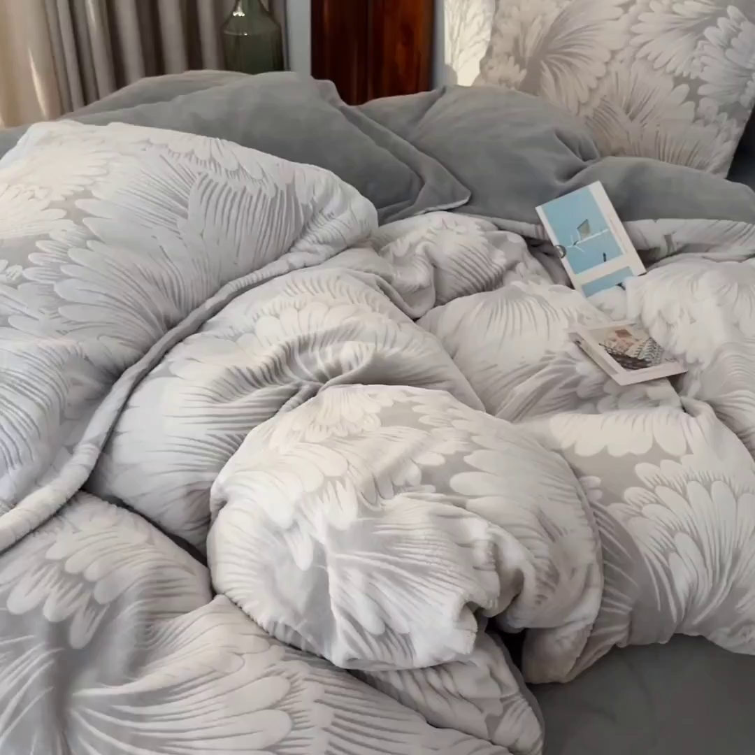 91家纺网 家纺一手货源 找家纺 （总）朵希曼 2025新款高克重加厚雕花绒牛奶绒四件套系列