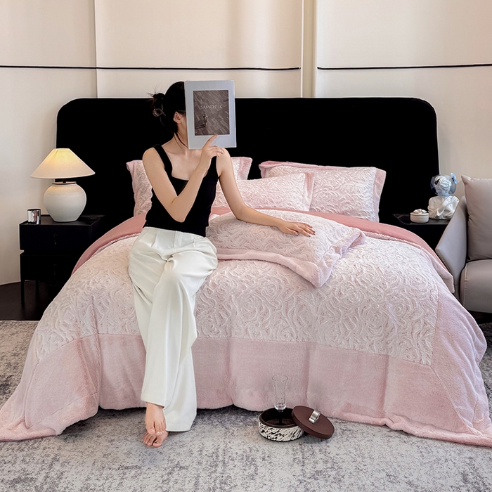 91家纺网 家纺一手货源 找家纺 丞音家纺 11斤新款秋冬A类轻奢皮草绒加厚保暖水貂绒牛奶绒床上用品珊瑚绒四件套床单被套 伯恩-温柔粉