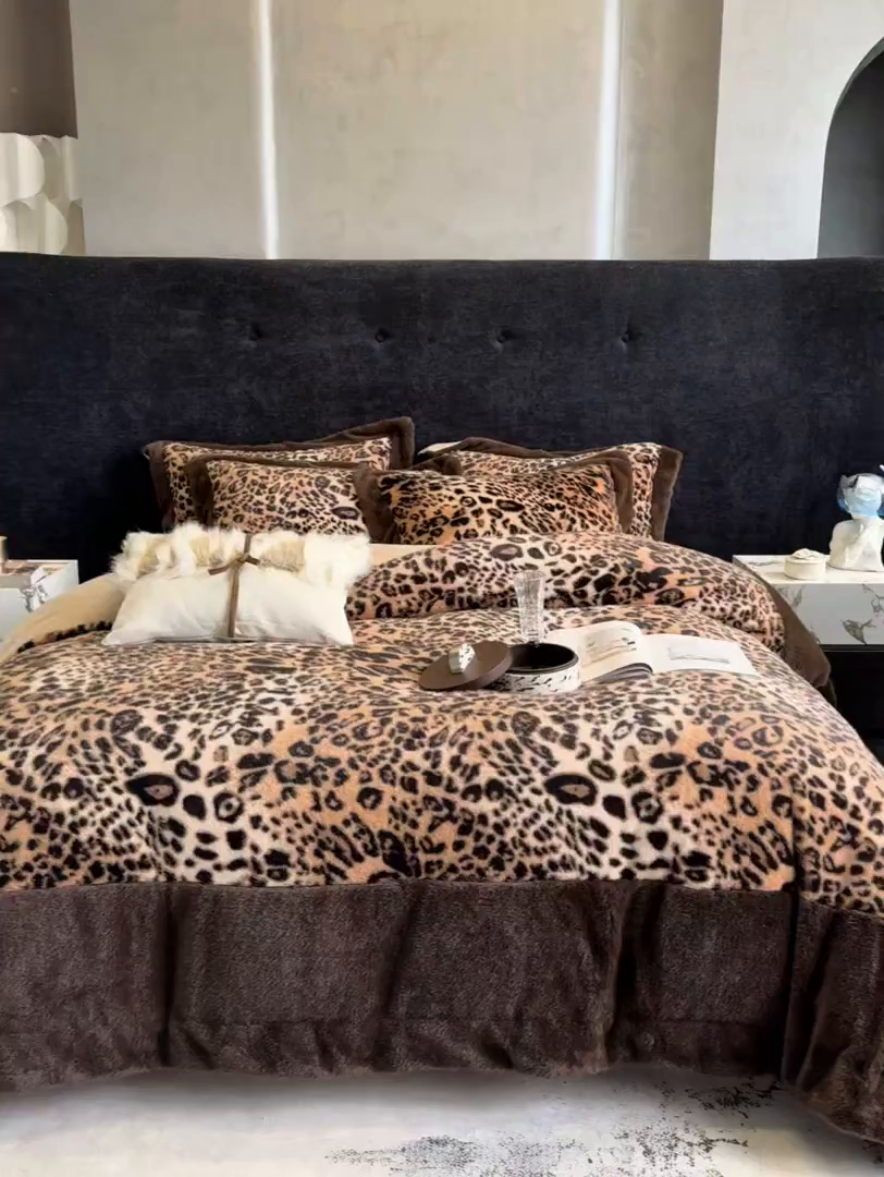 91家纺网 家纺一手货源 找家纺 丞音家纺 11斤新款秋冬A类轻奢皮草绒加厚保暖水貂绒牛奶绒床上用品珊瑚绒四件套床单被套 卡尔-豹纹