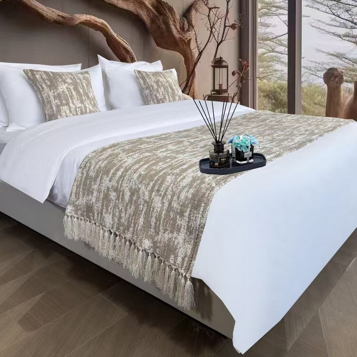 91家纺网 家纺一手货源 找家纺 （总）安力森/诚臻酒店用品 2025新款轻奢毛绒卡其色床尾巾高级酒店床旗简约诧寂风搭巾民宿床尾毯搭毯