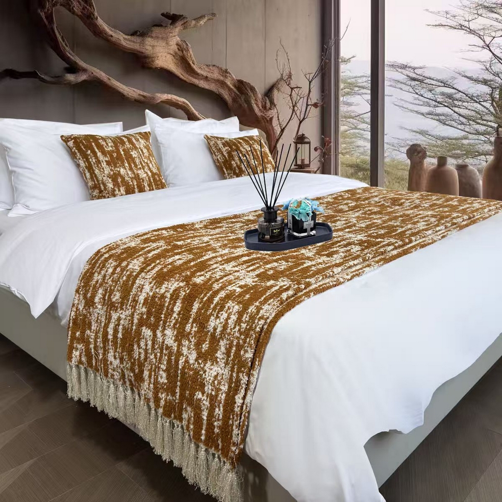 91家纺网 家纺一手货源 找家纺 （总）安力森/诚臻酒店用品 2025新款轻奢毛绒卡其色床尾巾高级酒店床旗简约诧寂风搭巾民宿床尾毯搭毯