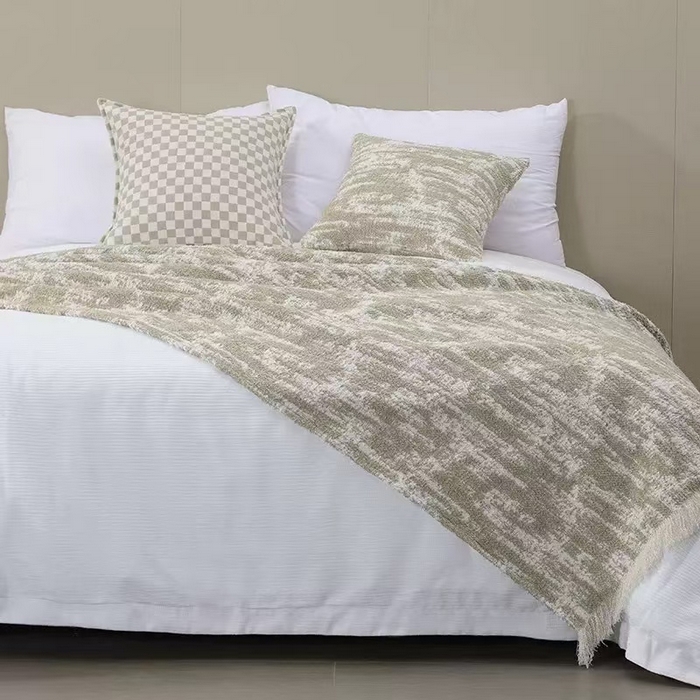 91家纺网 家纺一手货源 找家纺 安力森/诚臻酒店用品 2025新款轻奢毛绒卡其色床尾巾高级酒店床旗简约诧寂风搭巾民宿床尾毯搭毯 轻奢抽象刷纹浅咖