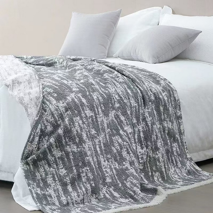 91家纺网 家纺一手货源 找家纺 安力森/诚臻酒店用品 2025新款轻奢毛绒卡其色床尾巾高级酒店床旗简约诧寂风搭巾民宿床尾毯搭毯 轻奢抽象刷纹浅灰