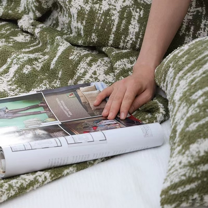 91家纺网 家纺一手货源 找家纺 安力森/诚臻酒店用品 2025新款轻奢毛绒卡其色床尾巾高级酒店床旗简约诧寂风搭巾民宿床尾毯搭毯 轻奢抽象刷纹绿色