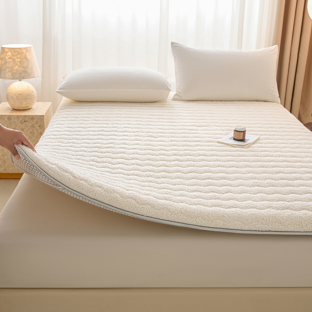 91家纺网 家纺一手货源 找家纺 （总）缦吉 2025新款加厚羊羔绒床垫床褥-成人款