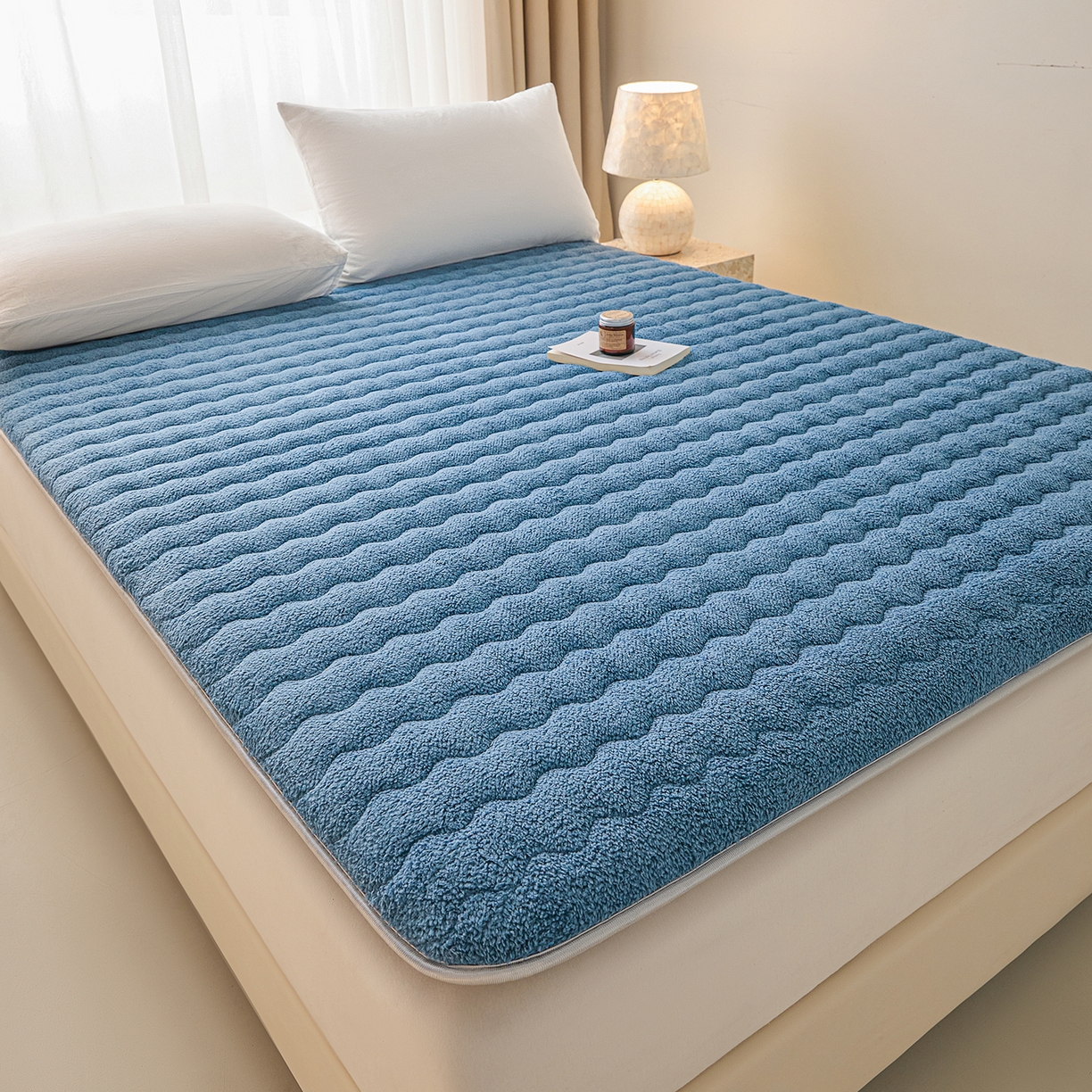 91家纺网 家纺一手货源 找家纺 缦吉 2025新款加厚羊羔绒床垫床褥-成人款 蓝色
