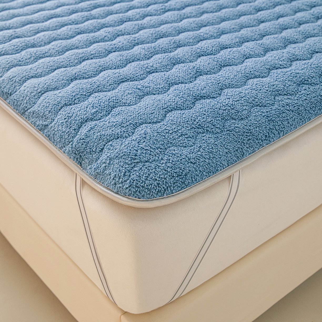 91家纺网 家纺一手货源 找家纺 缦吉 2025新款加厚羊羔绒床垫床褥-成人款 蓝色