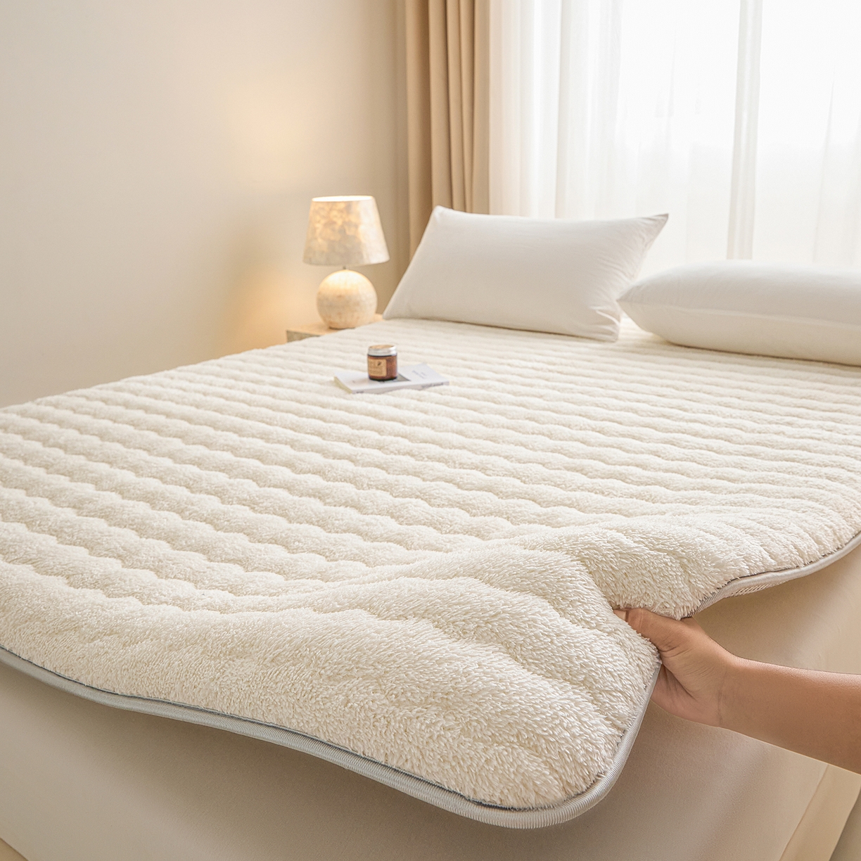 91家纺网 家纺一手货源 找家纺 （总）缦吉 2025新款加厚羊羔绒床垫床褥-成人款