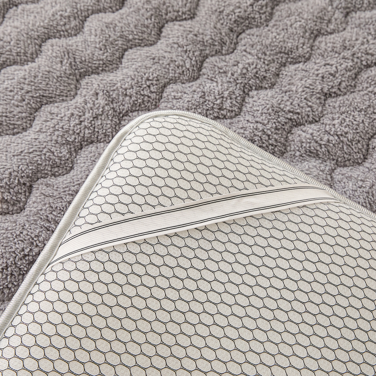 91家纺网 家纺一手货源 找家纺 缦吉 2025新款加厚羊羔绒床垫床褥-成人款 灰色