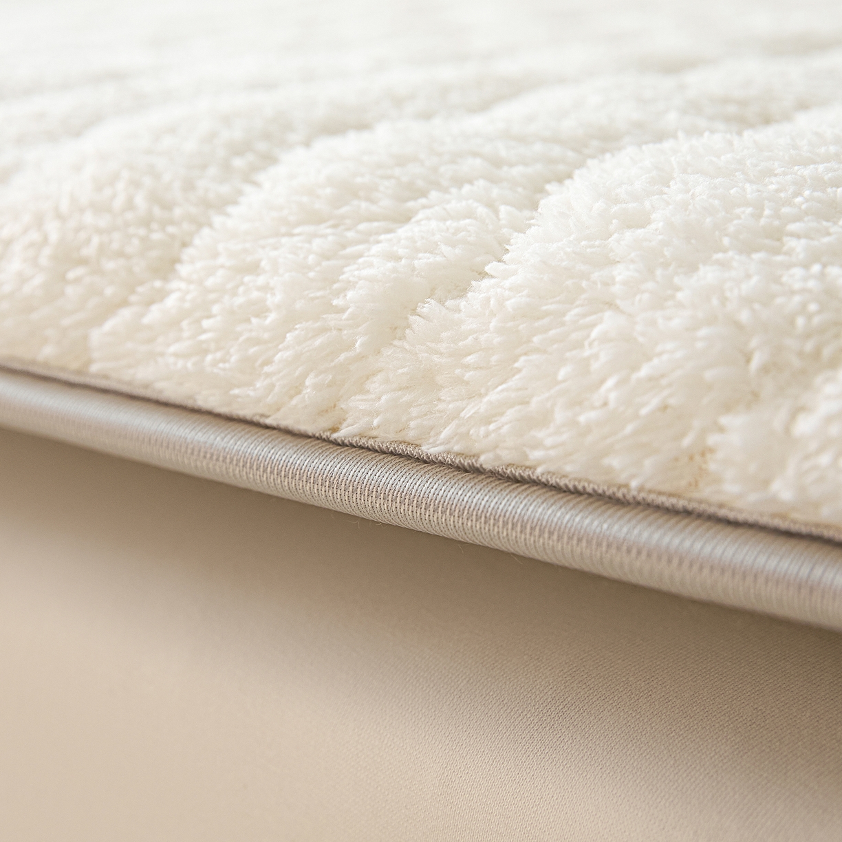 91家纺网 家纺一手货源 找家纺 缦吉 2025新款加厚羊羔绒床垫床褥-成人款 白色