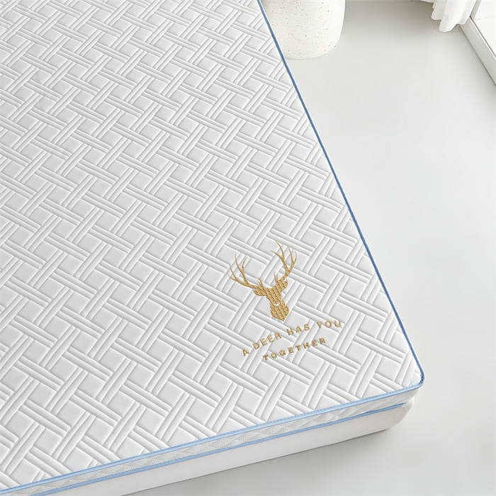 91家纺网 家纺一手货源 找家纺 美芝莱床垫 2025新款立体鹿头立体撞色床垫【带有买家秀】针织抗菌支撑床垫 立体鹿头-奶昔白（5.5cm）