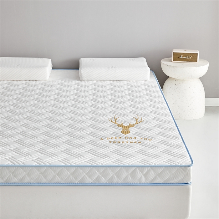 91家纺网 家纺一手货源 找家纺 美芝莱床垫 2025新款立体鹿头立体撞色床垫【带有买家秀】针织抗菌支撑床垫 立体鹿头-奶昔白（5.5cm）