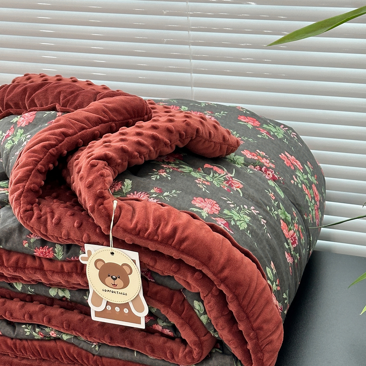 91家纺网 家纺一手货源 找家纺 佰织鑫家居 2025新款全棉花苞款高克重豆豆被被子被芯 梨花落