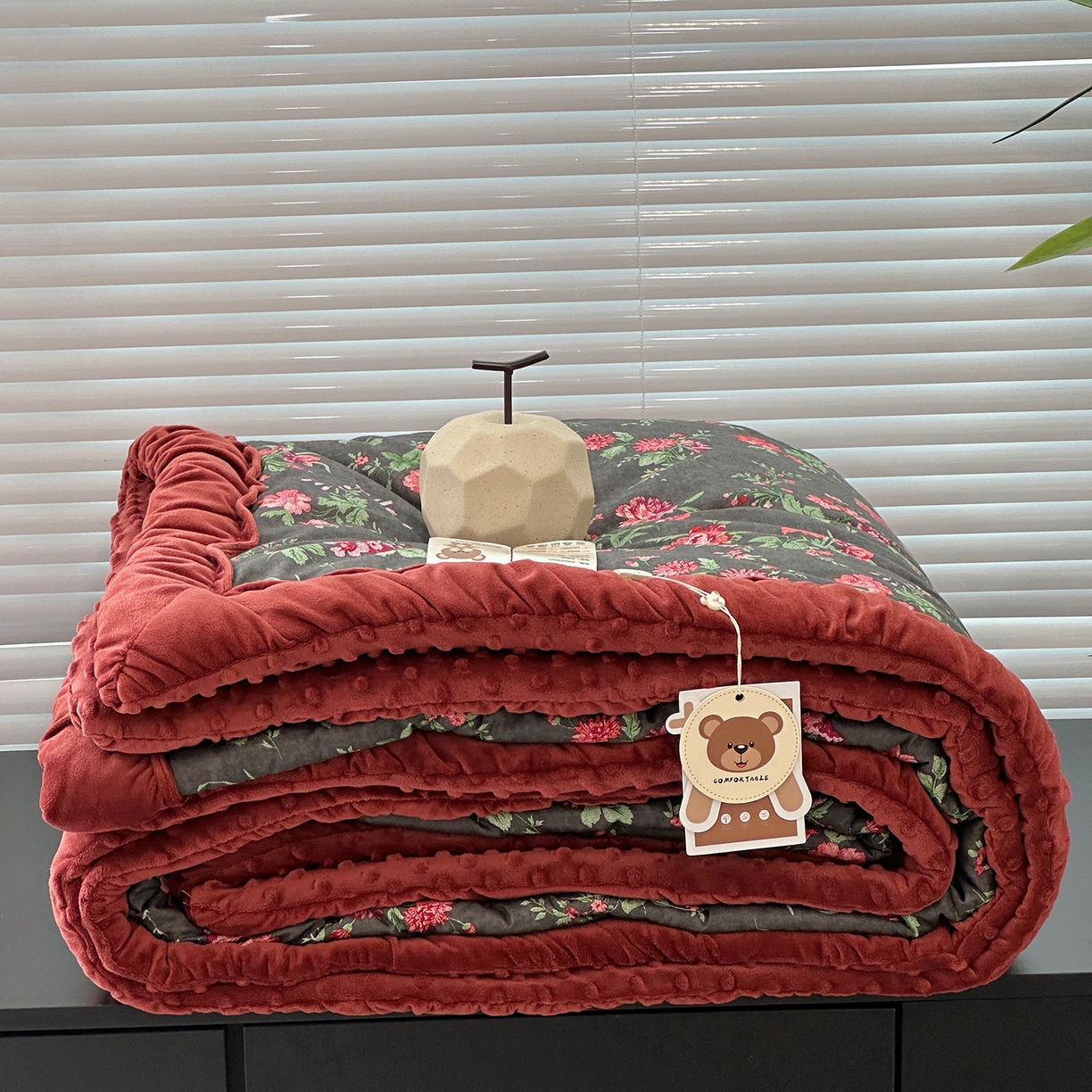 91家纺网 家纺一手货源 找家纺 佰织鑫家居 2025新款全棉花苞款高克重豆豆被被子被芯 梨花落