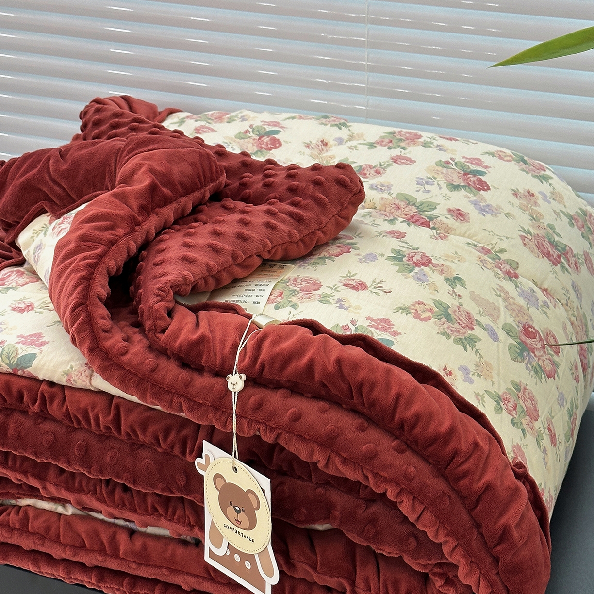 91家纺网 家纺一手货源 找家纺 佰织鑫家居 2025新款全棉花苞款高克重豆豆被被子被芯 落了白