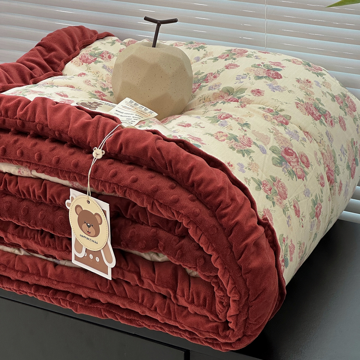 91家纺网 家纺一手货源 找家纺 佰织鑫家居 2025新款全棉花苞款高克重豆豆被被子被芯 落了白