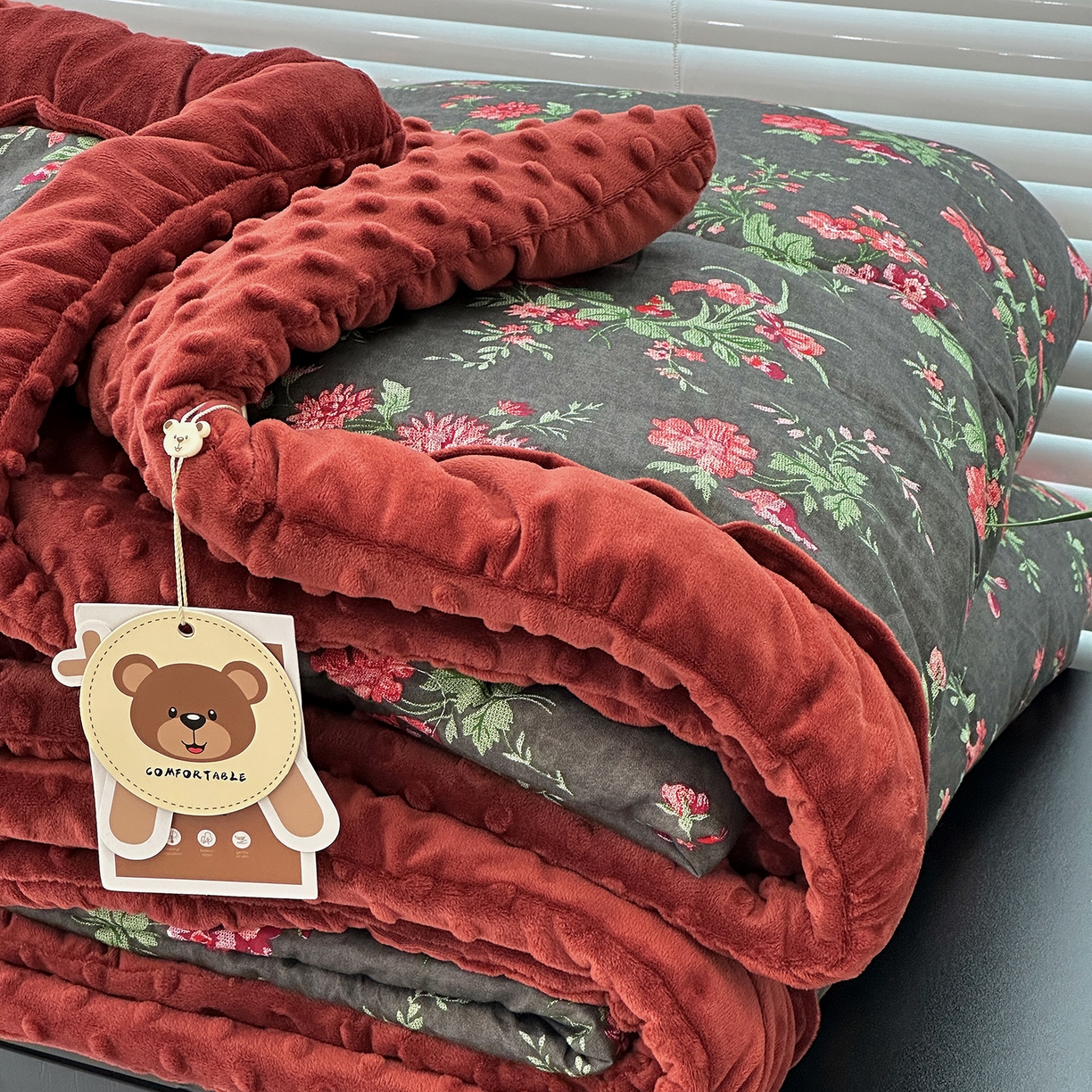 91家纺网 家纺一手货源 找家纺 佰织鑫家居 2025新款全棉花苞款高克重豆豆被被子被芯 梨花落