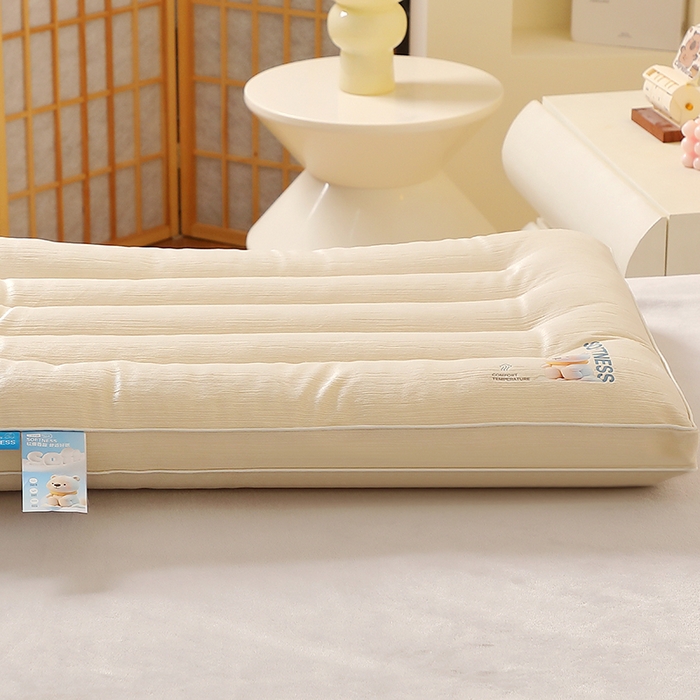 91家纺网 家纺一手货源 找家纺 糖果枕芯 2025新款水晶绒枕芯双边单人宿舍枕头护颈定型枕头枕芯 云享护颈枕低枕-米色