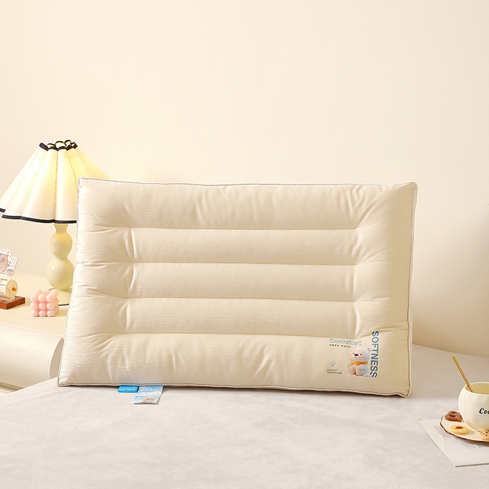 91家纺网 家纺一手货源 找家纺 糖果枕芯 2025新款水晶绒枕芯双边单人宿舍枕头护颈定型枕头枕芯 云享护颈枕低枕-米色