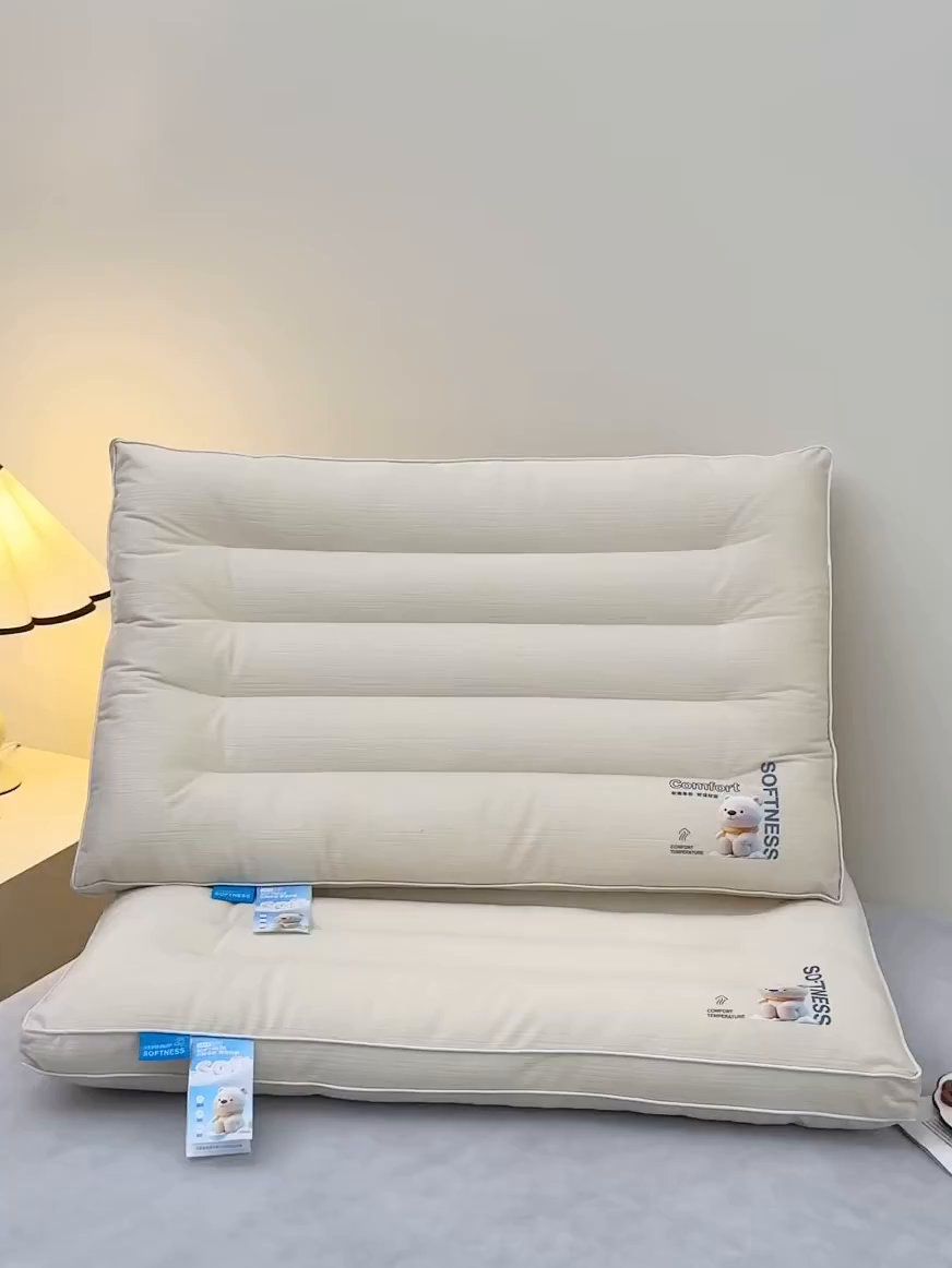 91家纺网 家纺一手货源 找家纺 糖果枕芯 2025新款水晶绒枕芯双边单人宿舍枕头护颈定型枕头枕芯 云享护颈枕低枕-米色