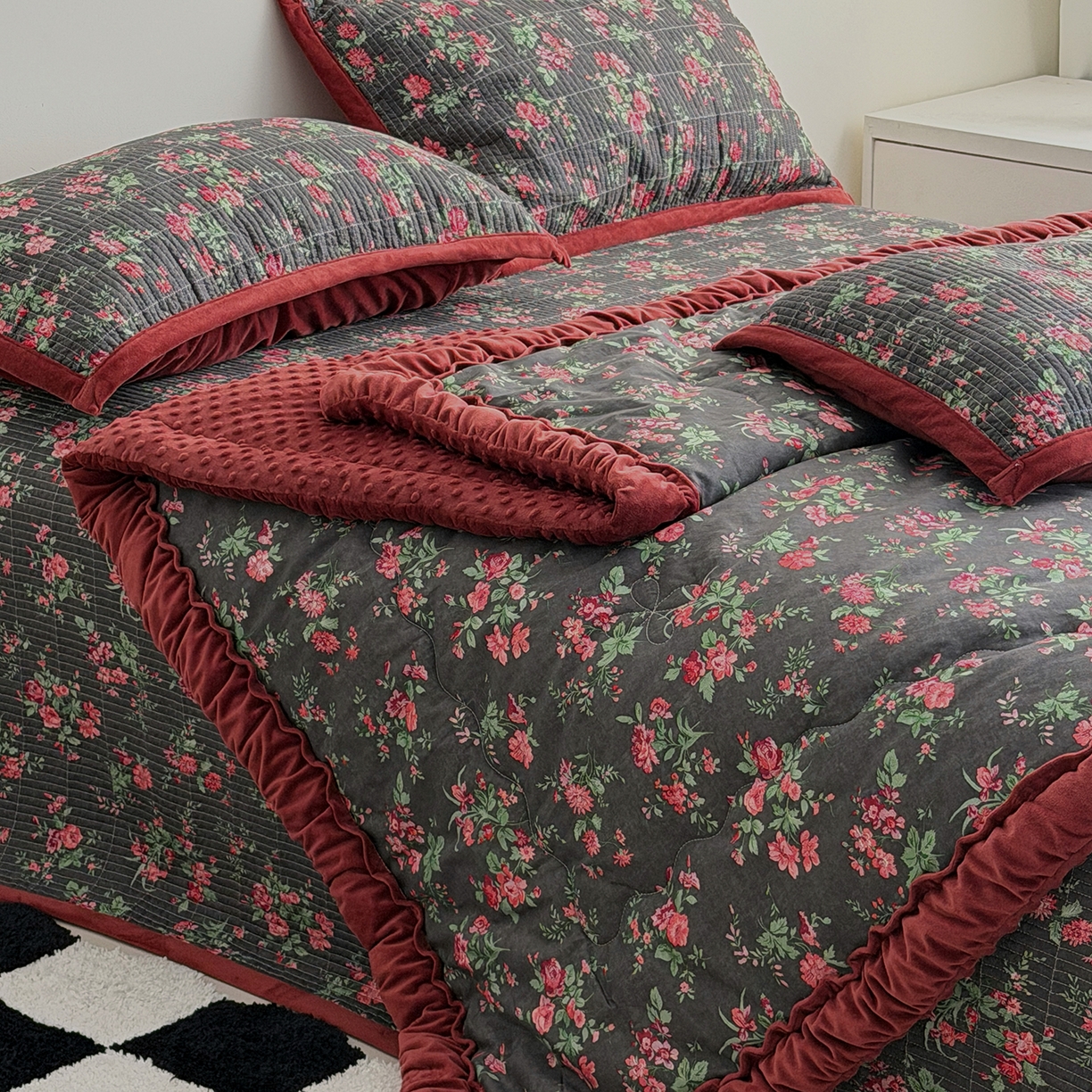 91家纺网 家纺一手货源 找家纺 （总）佰织鑫家居 2025新款棉加绒床盖三件套花苞豆豆被四件套