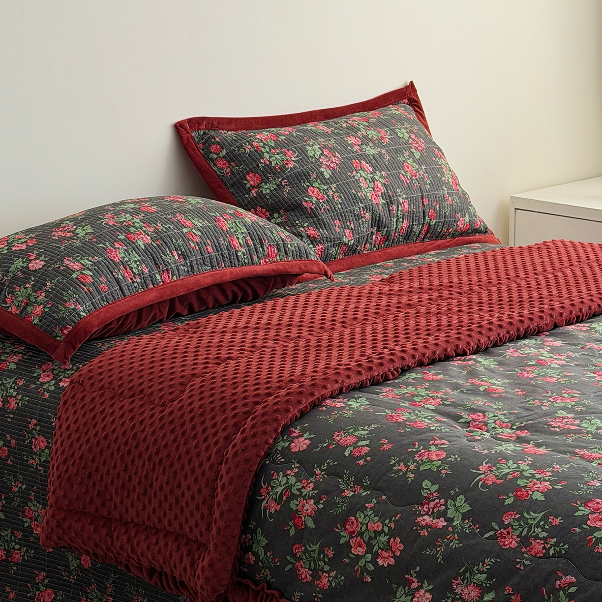 91家纺网 家纺一手货源 找家纺 （总）佰织鑫家居 2025新款棉加绒床盖三件套花苞豆豆被四件套