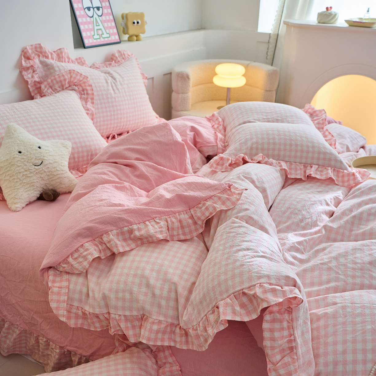 91家纺网 家纺一手货源 找家纺 珂博家纺 2025新款韩版花边四件套纯棉全棉水洗棉四件套 浅粉小格