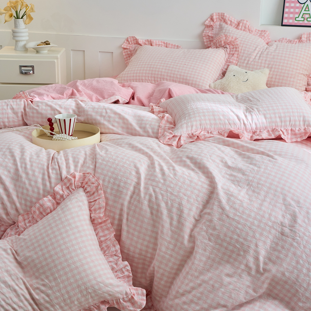 91家纺网 家纺一手货源 找家纺 珂博家纺 2025新款韩版花边四件套纯棉全棉水洗棉四件套 浅粉小格