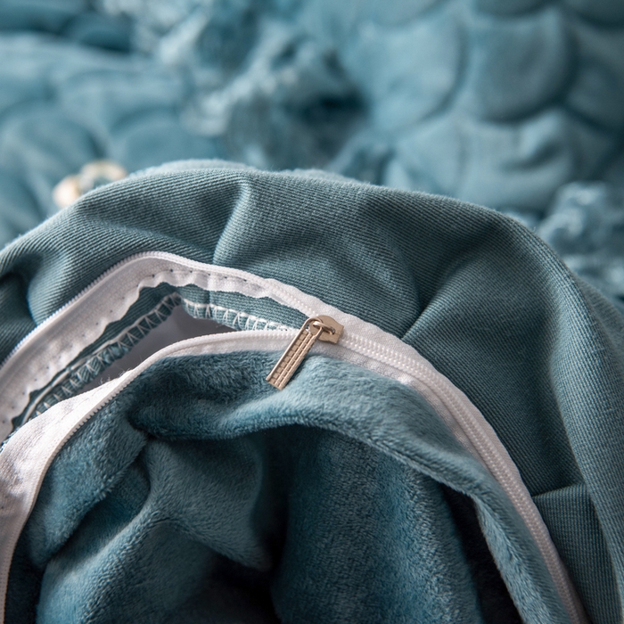 91家纺网 家纺一手货源 找家纺 默忆 2025新款宝宝绒蕾丝刺绣花边四件套 云雾蓝