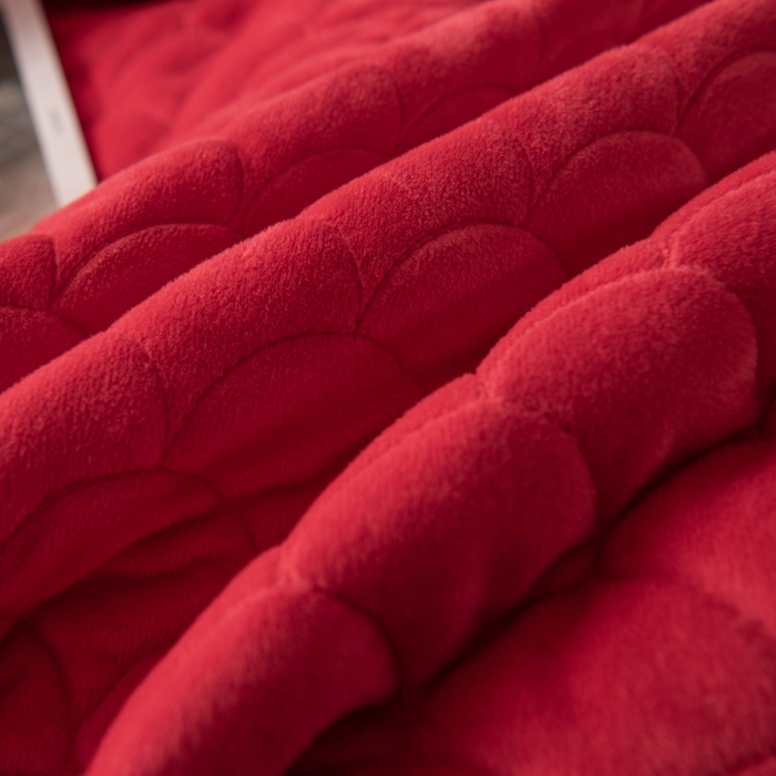 91家纺网 家纺一手货源 找家纺 默忆 2025新款宝宝绒蕾丝刺绣花边四件套 珊瑚红