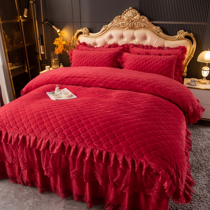 91家纺网 家纺一手货源 找家纺 默忆 2025新款宝宝绒蕾丝刺绣花边四件套 珊瑚红