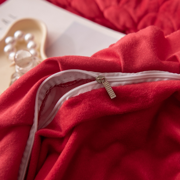 91家纺网 家纺一手货源 找家纺 默忆 2025新款宝宝绒蕾丝刺绣花边四件套 珊瑚红