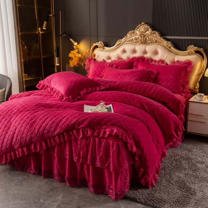 91家纺网 家纺一手货源 找家纺 默忆 2025新款宝宝绒蕾丝刺绣花边四件套 洋气红