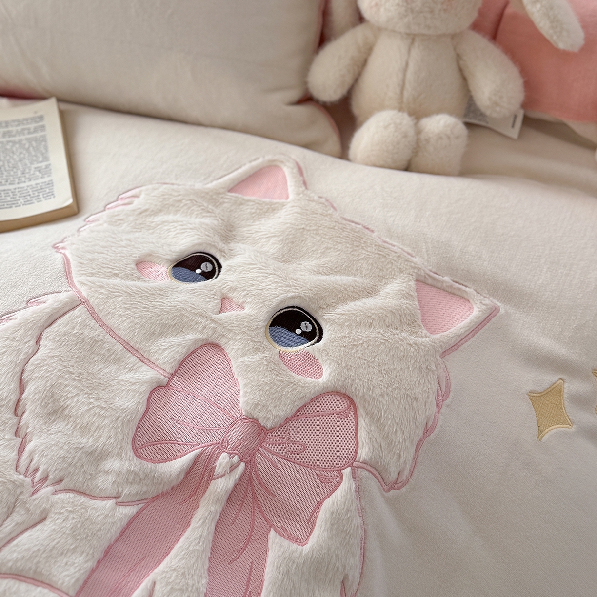 91家纺网 家纺一手货源 找家纺 （总）TT.one 塔塔家居 2025新款牛奶绒立体贴布绣四件套