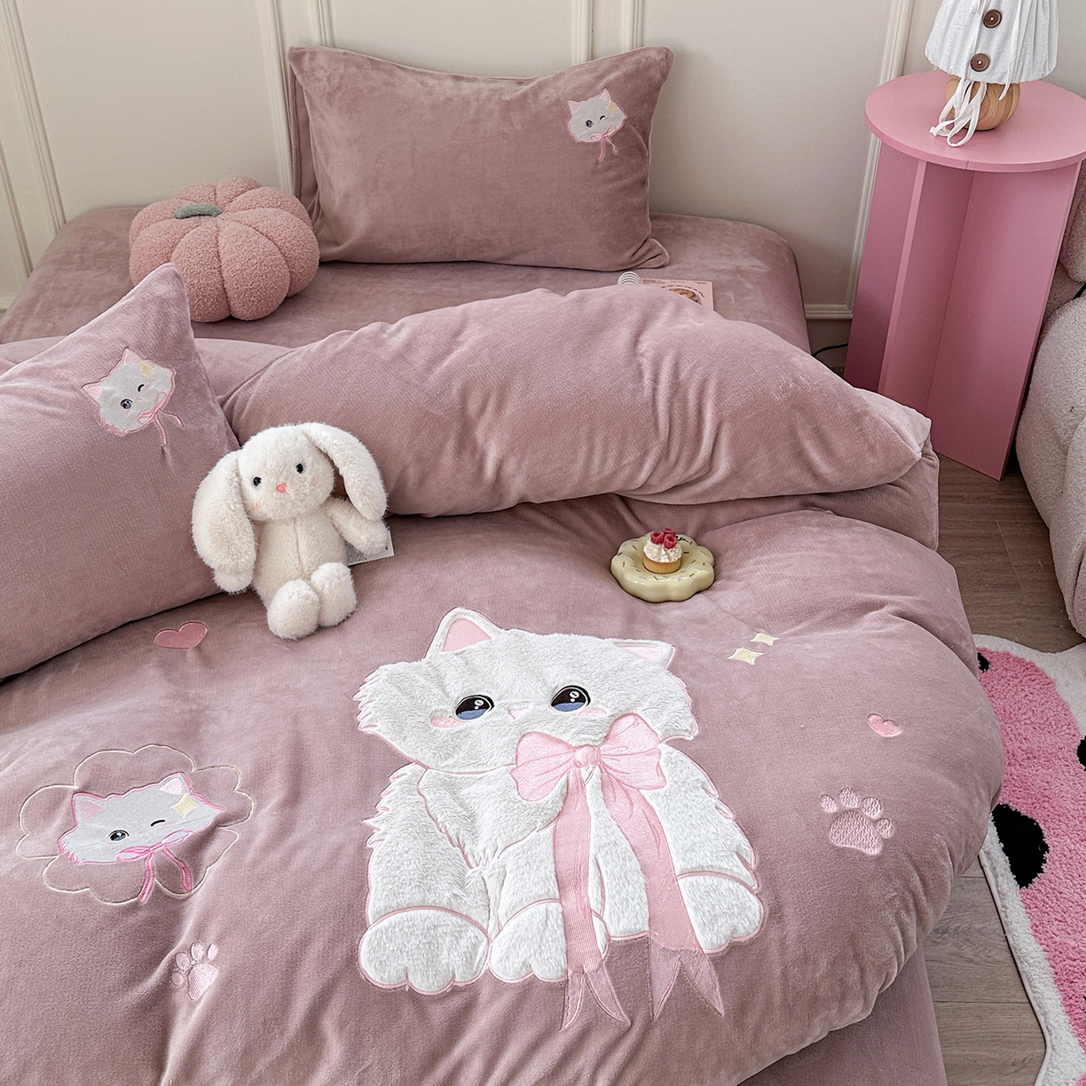 TT.one 塔塔家居 2025新款牛奶绒立体贴布绣四件套 奶糖猫-豆沙