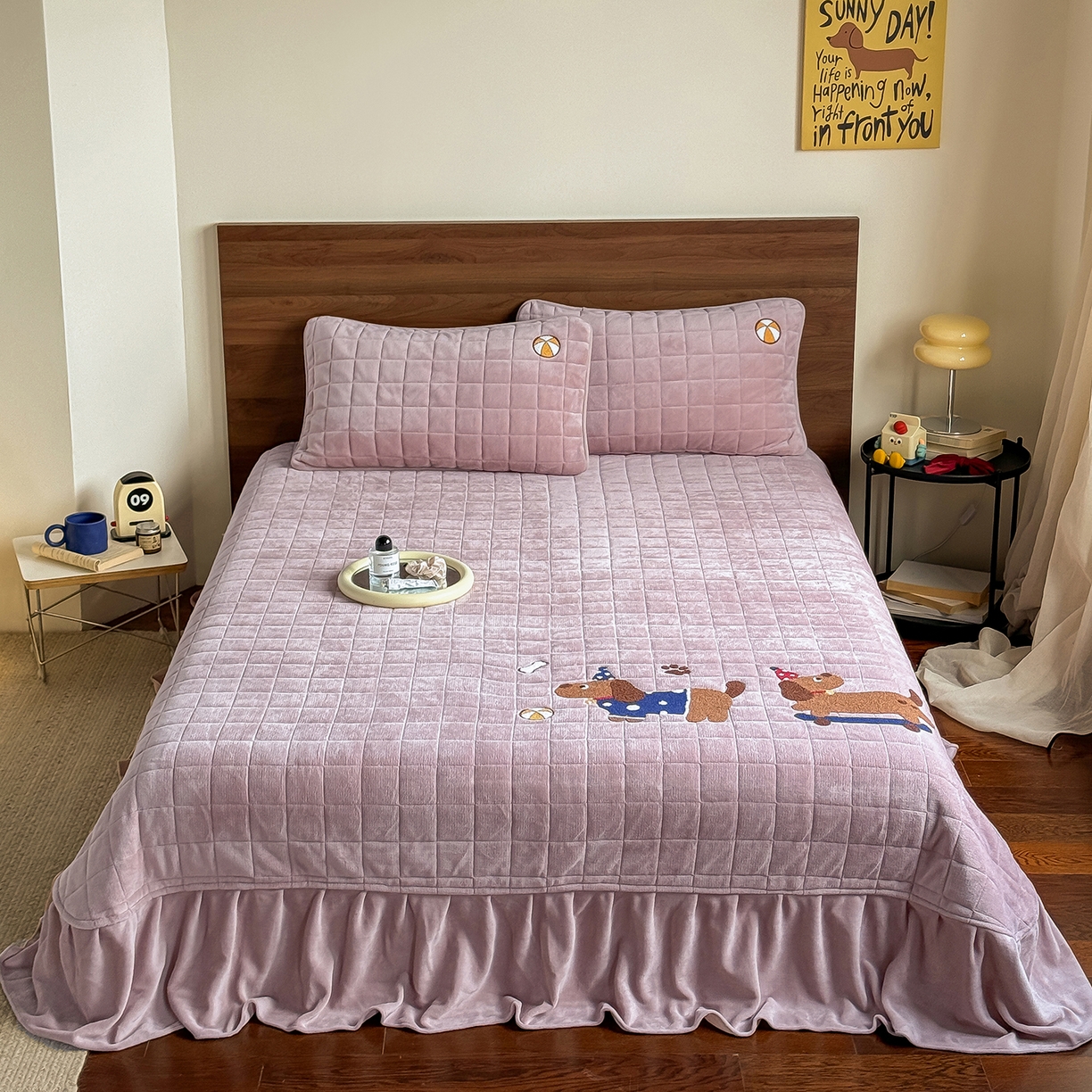 91家纺网 家纺一手货源 找家纺 TT.one 塔塔家居 2025新款牛奶绒毛巾绣床盖三件套 小狗-床盖豆沙